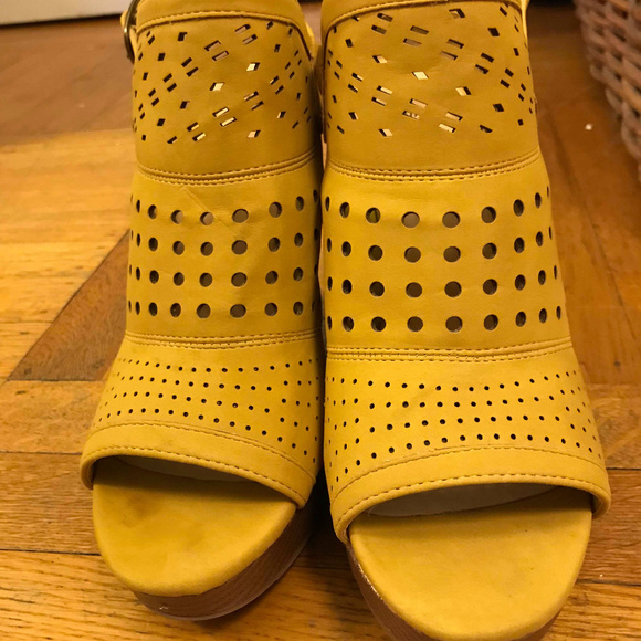 Shoes - Picture 2 of 3